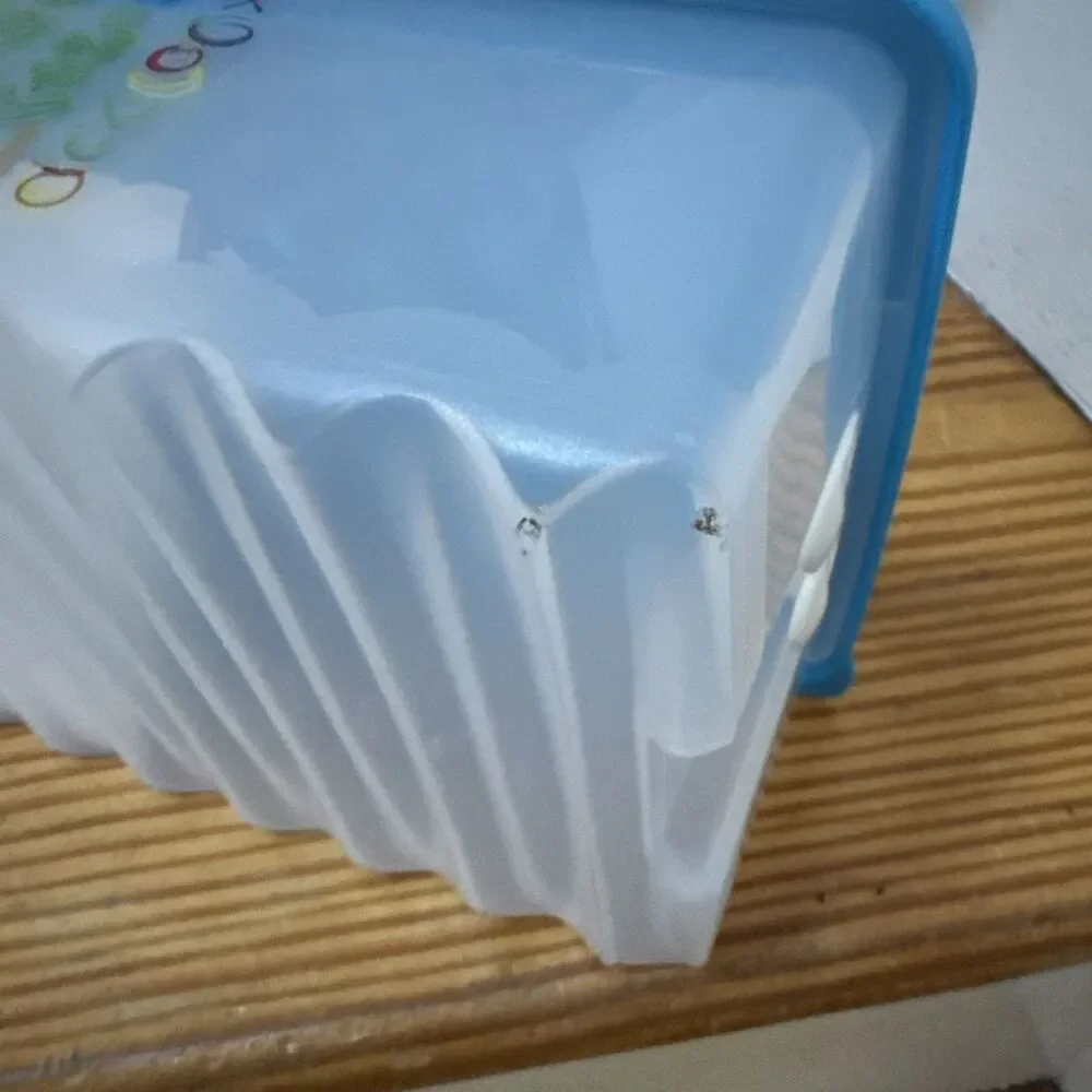 Tupperware Fridge Smart 8.5 Cup Vented Fruit Veggie Storage w Blue Teal Lid New